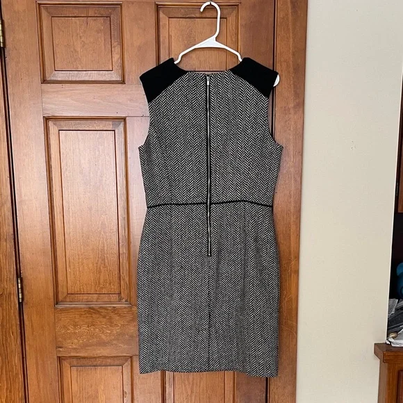 Banana Republic Black and White Patterned Mini Dress business - Picture 5 of 6